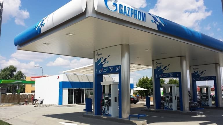 Iulian Stanciu și Adrian Crețoiu preiau controlul asupra NIS Petrol și a rețelei de benzinării Gazprom