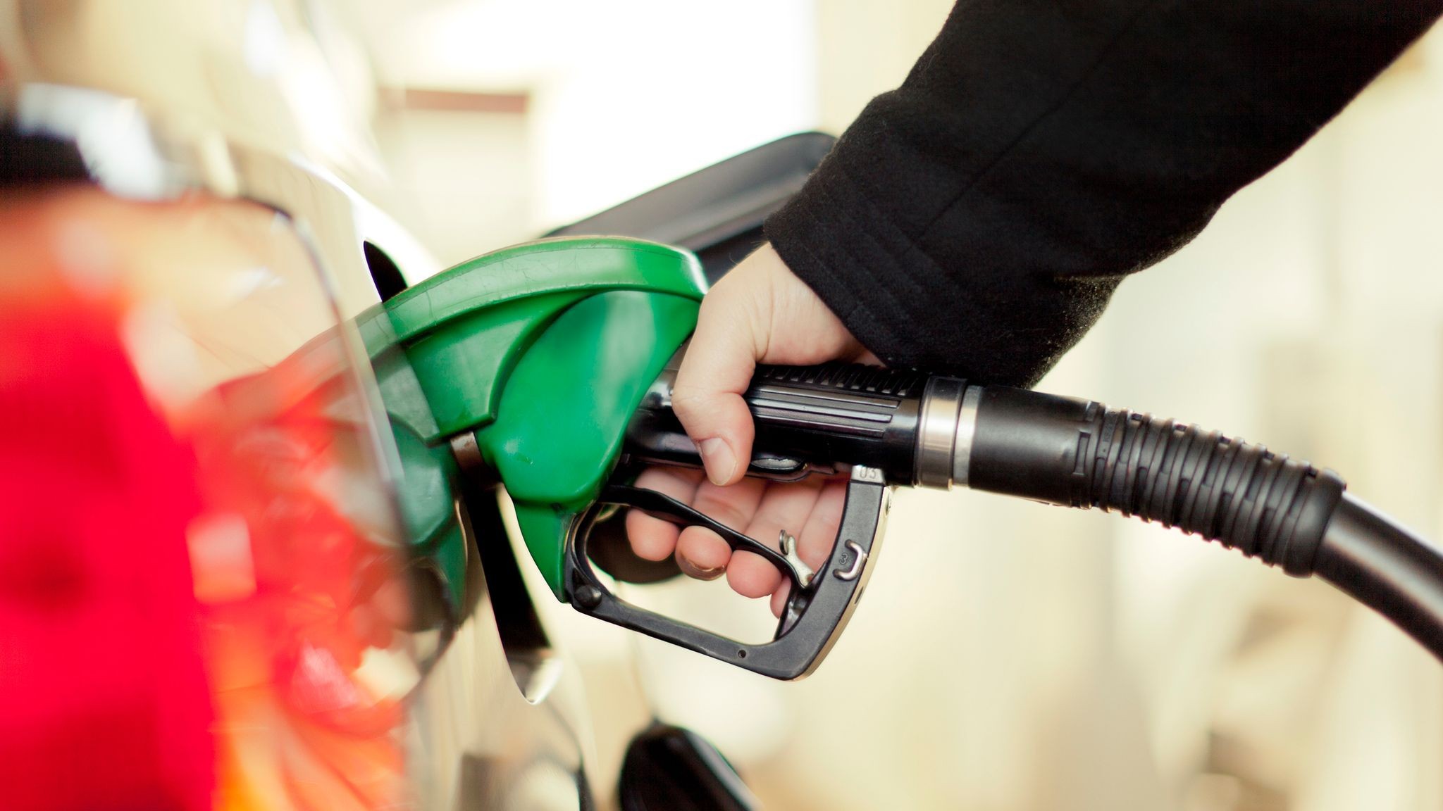 Noua lege a carburanților ar putea crește prețurile la pompă prin distorsionarea concurenței