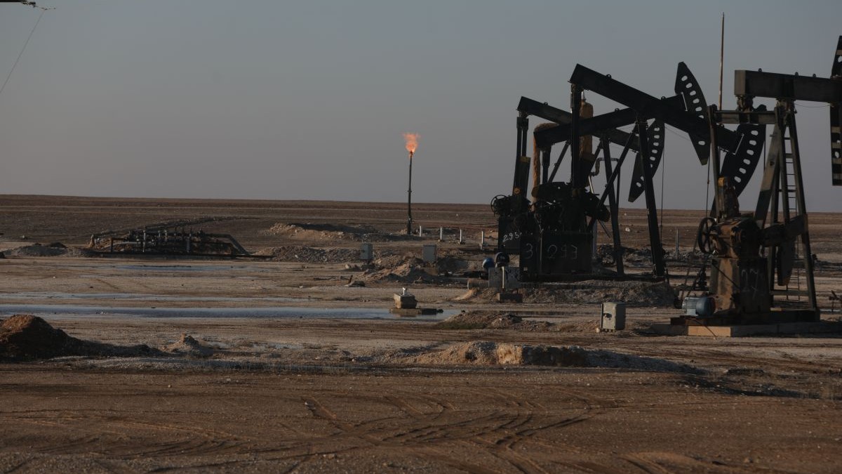 Prețul petrolului Brent a urcat la 112 dolari pe baril din cauza tensiunilor din Orientul Mijlociu