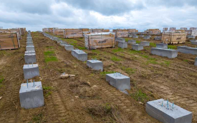 Un parc fotovoltaic de 4 MW este construit pe locul unei foste gropi de gunoi din Galați