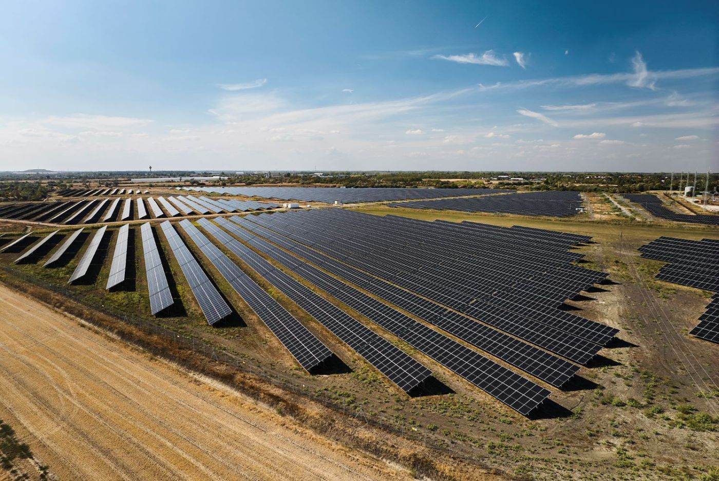 MOL Group extinde capacitatea de energie regenerabilă în Ungaria prin proiect de stocare și parc solar
