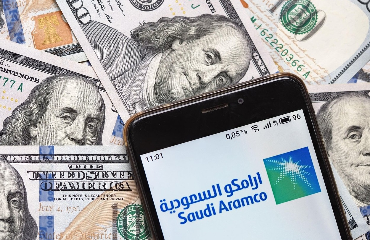 Rafinăriile europene vor fi private de petrolul de la Saudi Aramco luna viitoare