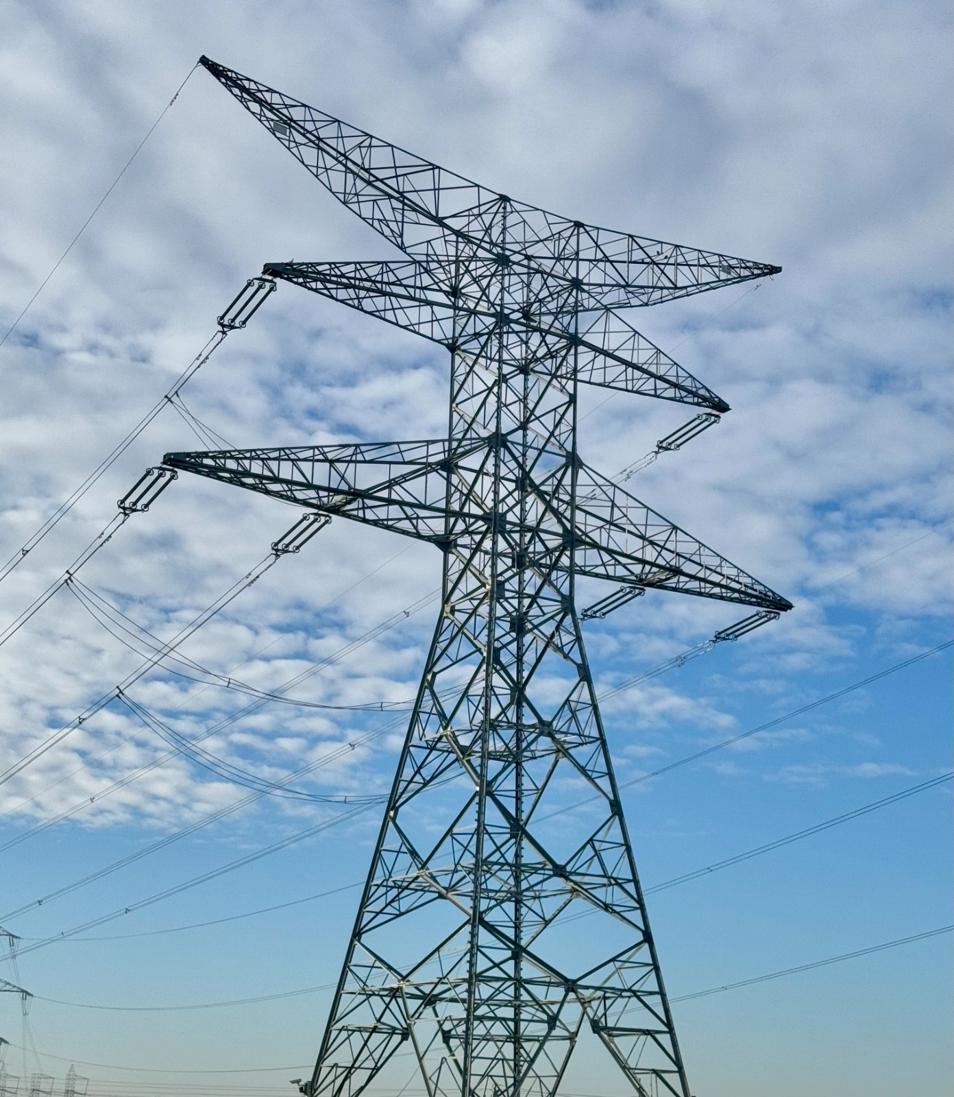 Guvernul prelungește abilitățile Transelectrica de a aplica măsuri de siguranță pe piața de energie