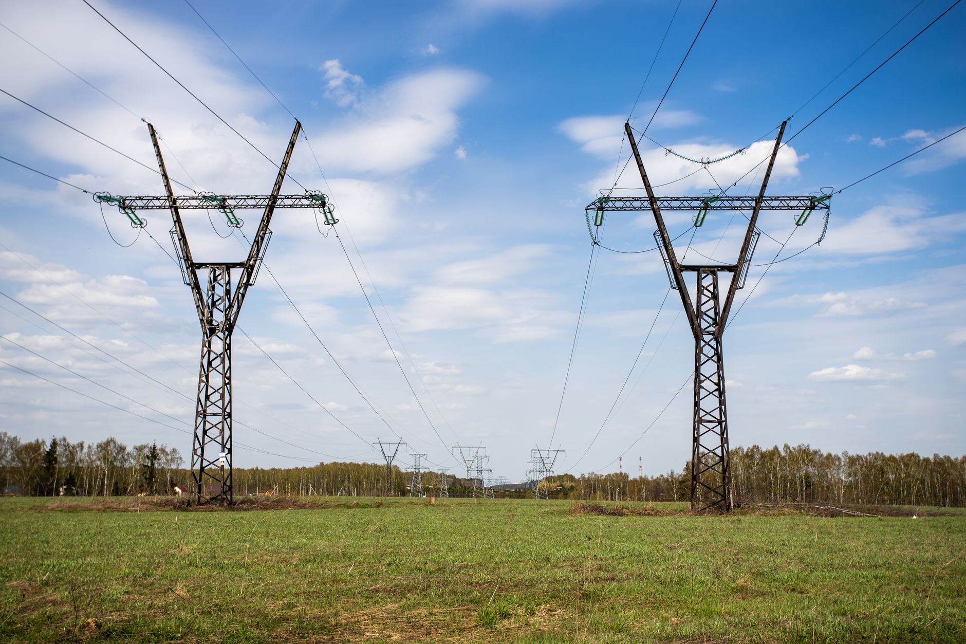 Guvernul prelungește măsura care permite Transelectrica să aplice măsuri de siguranță pe piața de energie