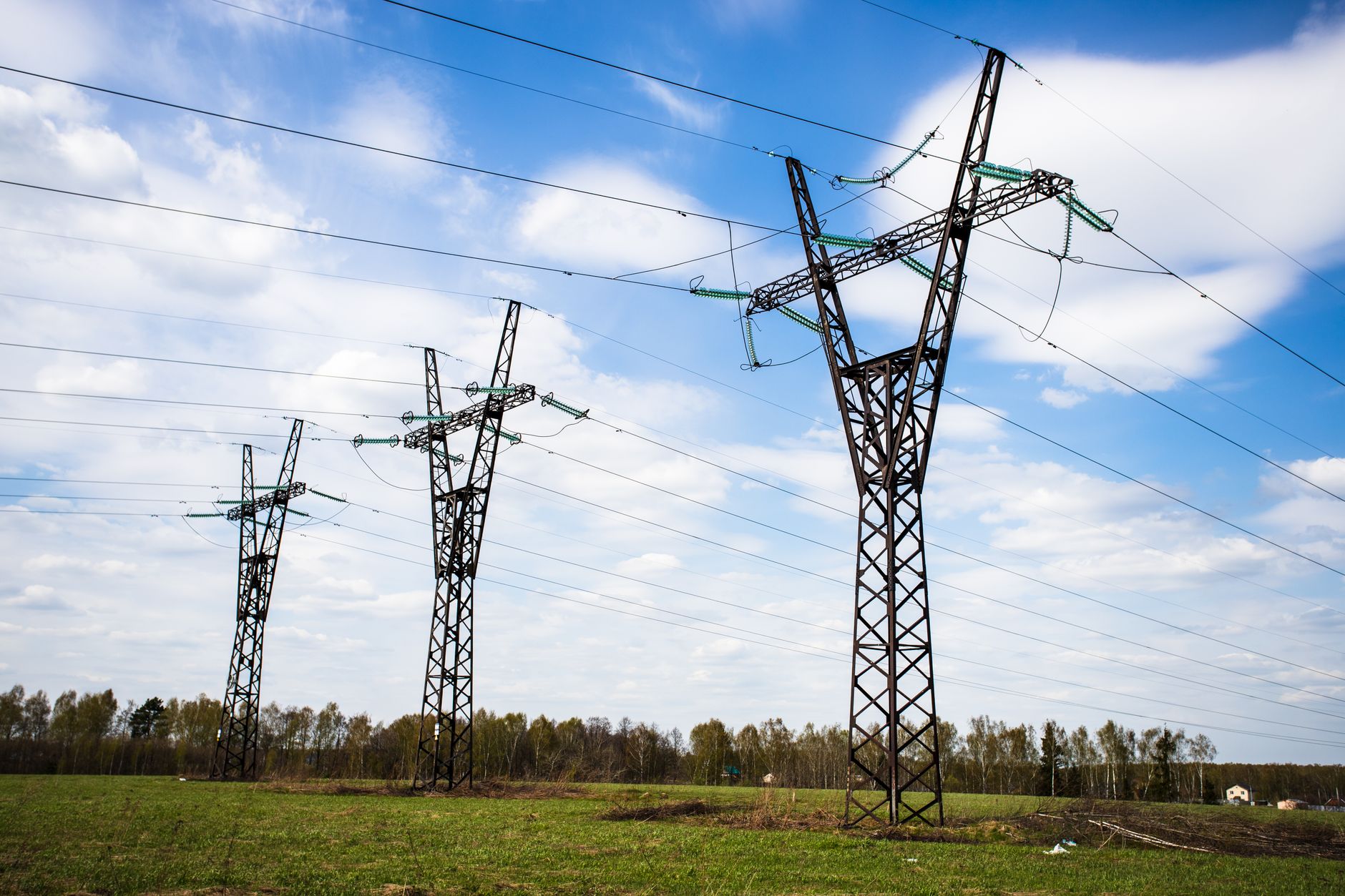 Guvernul prelungește măsura care permite Transelectrica să aplice restricții pe piața de energie
