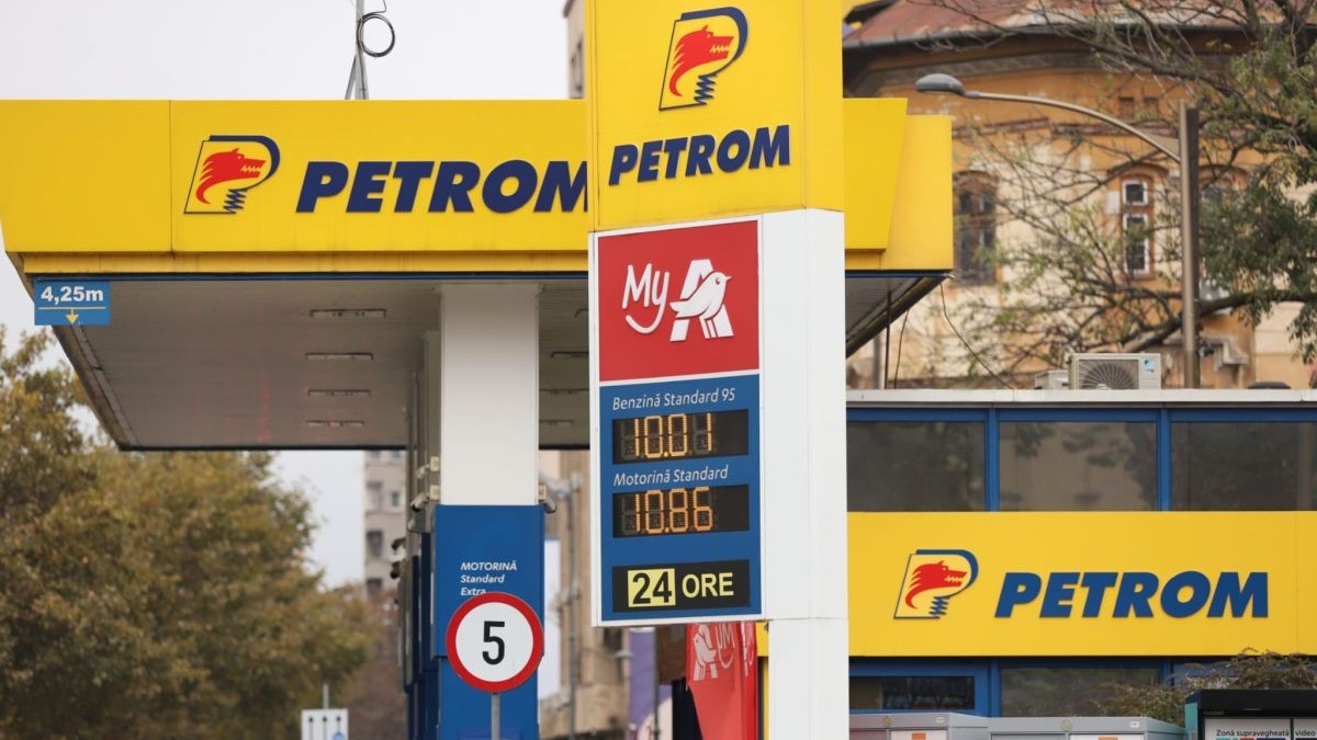 Prețurile la benzină au scăzut după două săptămâni de stagnare. Vezi noile costuri la pompă