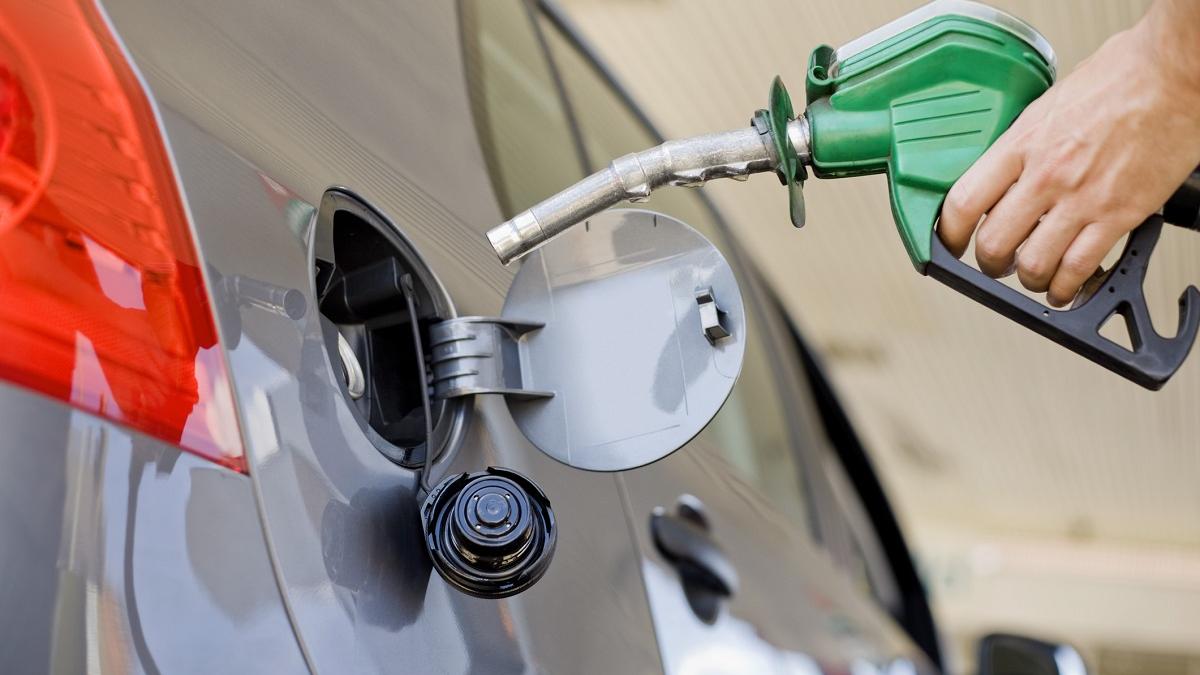 Avertisment IEA: Războaiele vor menține prețurile la combustibili ridicate până în 2027