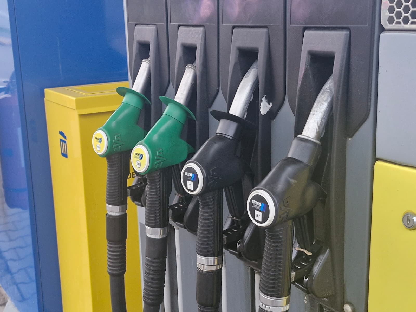Motorina crește din nou la benzinării: prețul se apropie de pragul de 11 lei pe litru