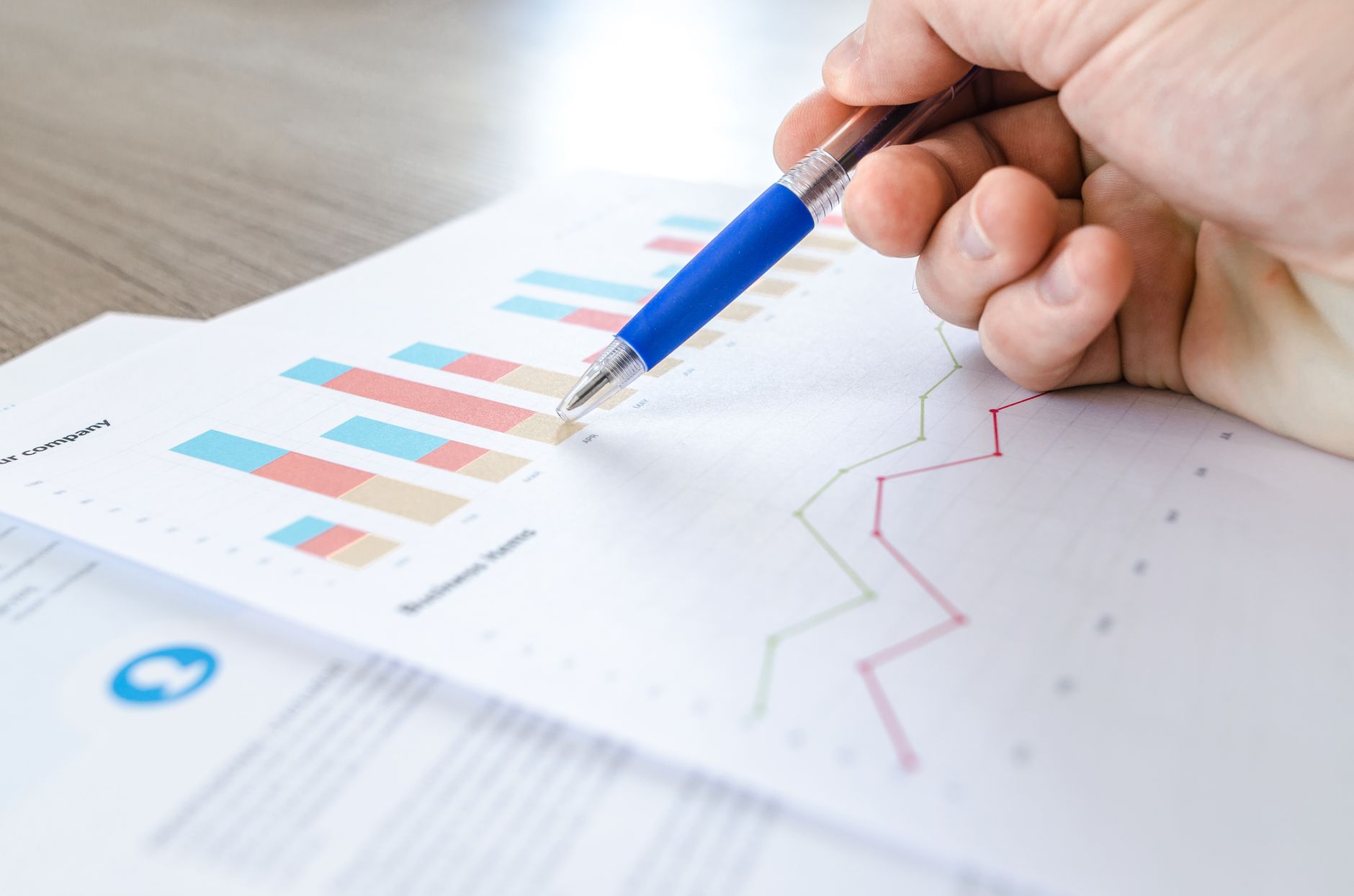 Modelul economic bazat pe consum prin împrumut și-a atins limitele, avertizează Florian Mateiță