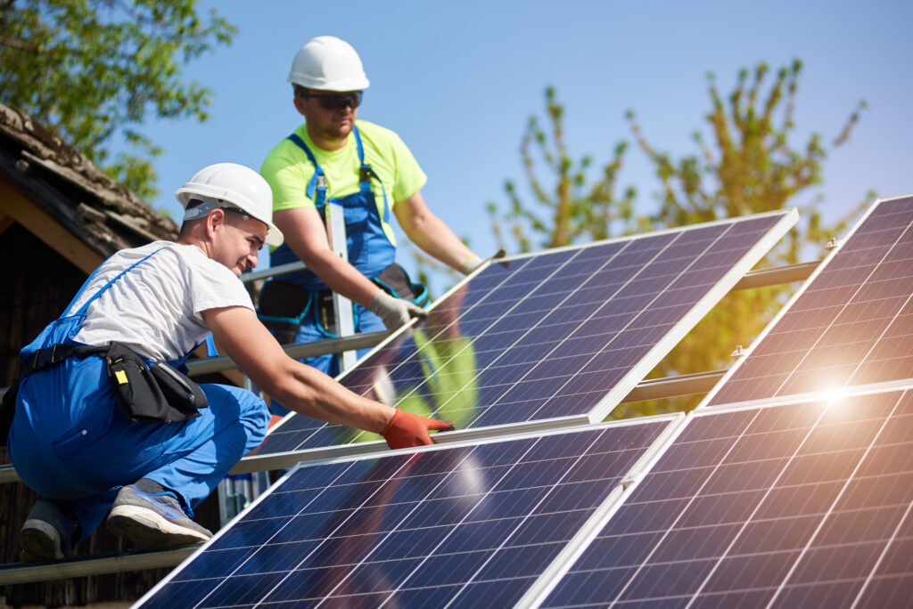 Analiză: Hidroelectrica domină profiturile sectorului de energie regenerabilă din România