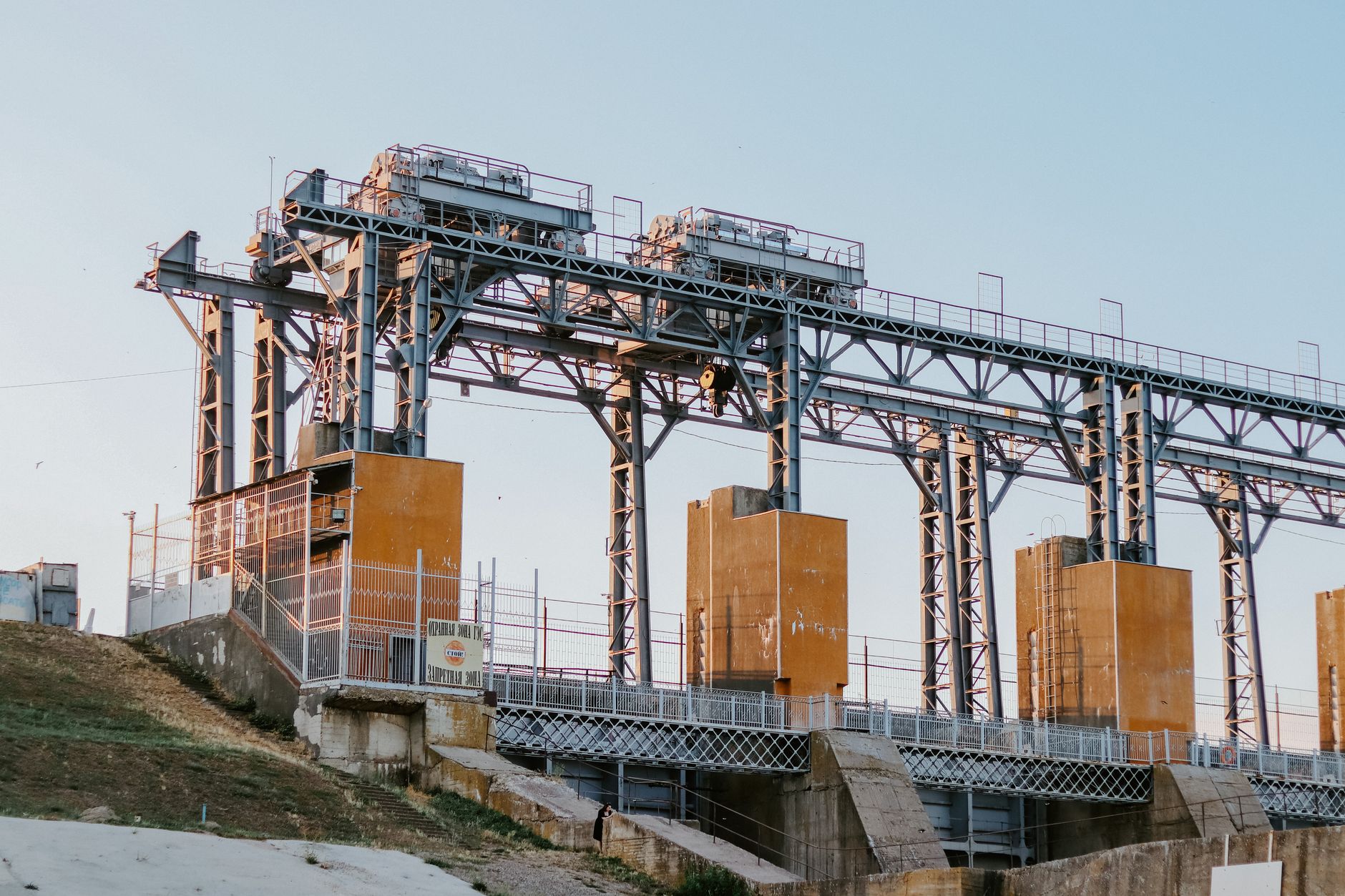 România este avertizată de Comisia Europeană privind implementarea noilor norme pentru piața de energie electrică