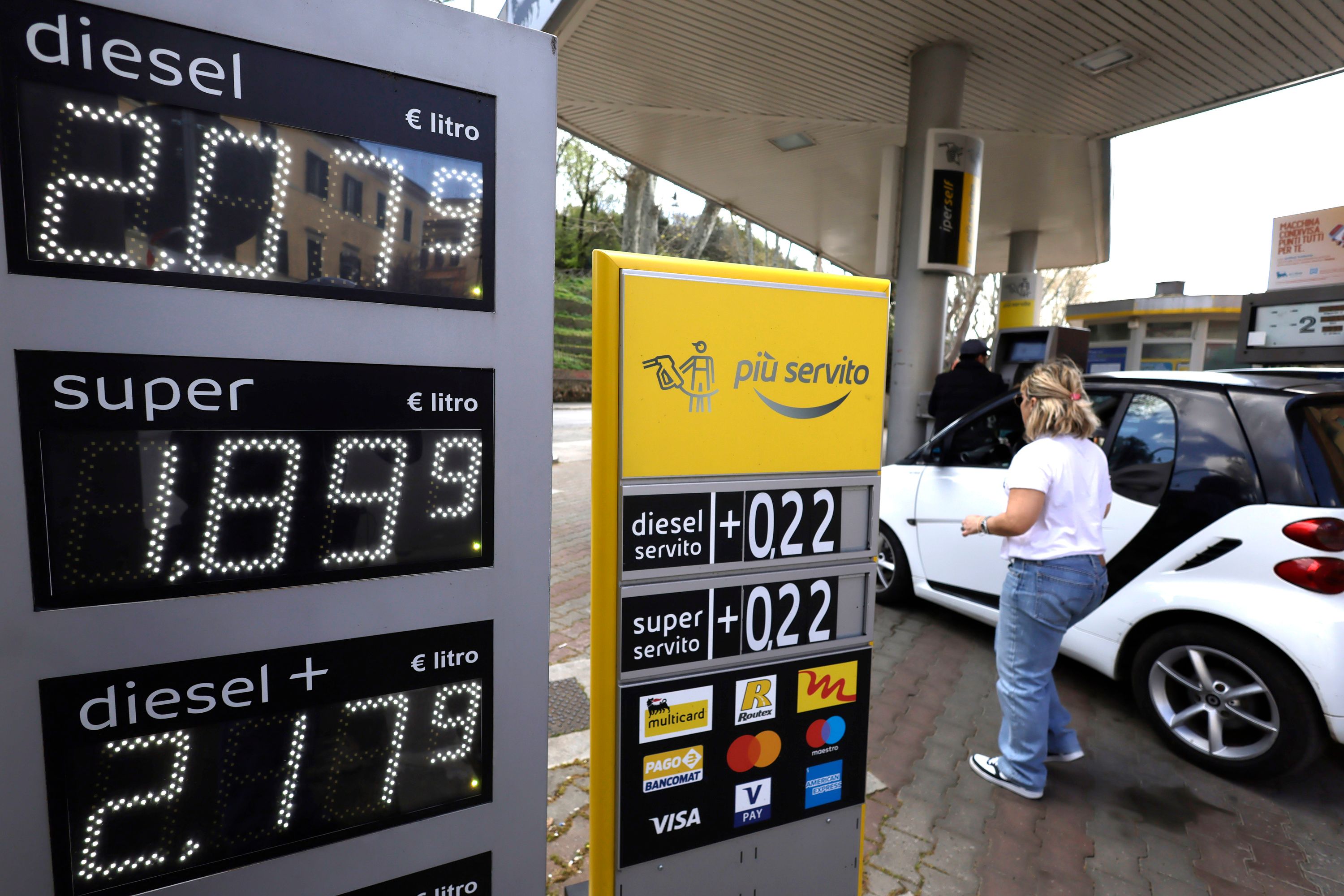 Prețurile petrolului cresc după închiderea conductei Est-Vest de către Arabia Saudită