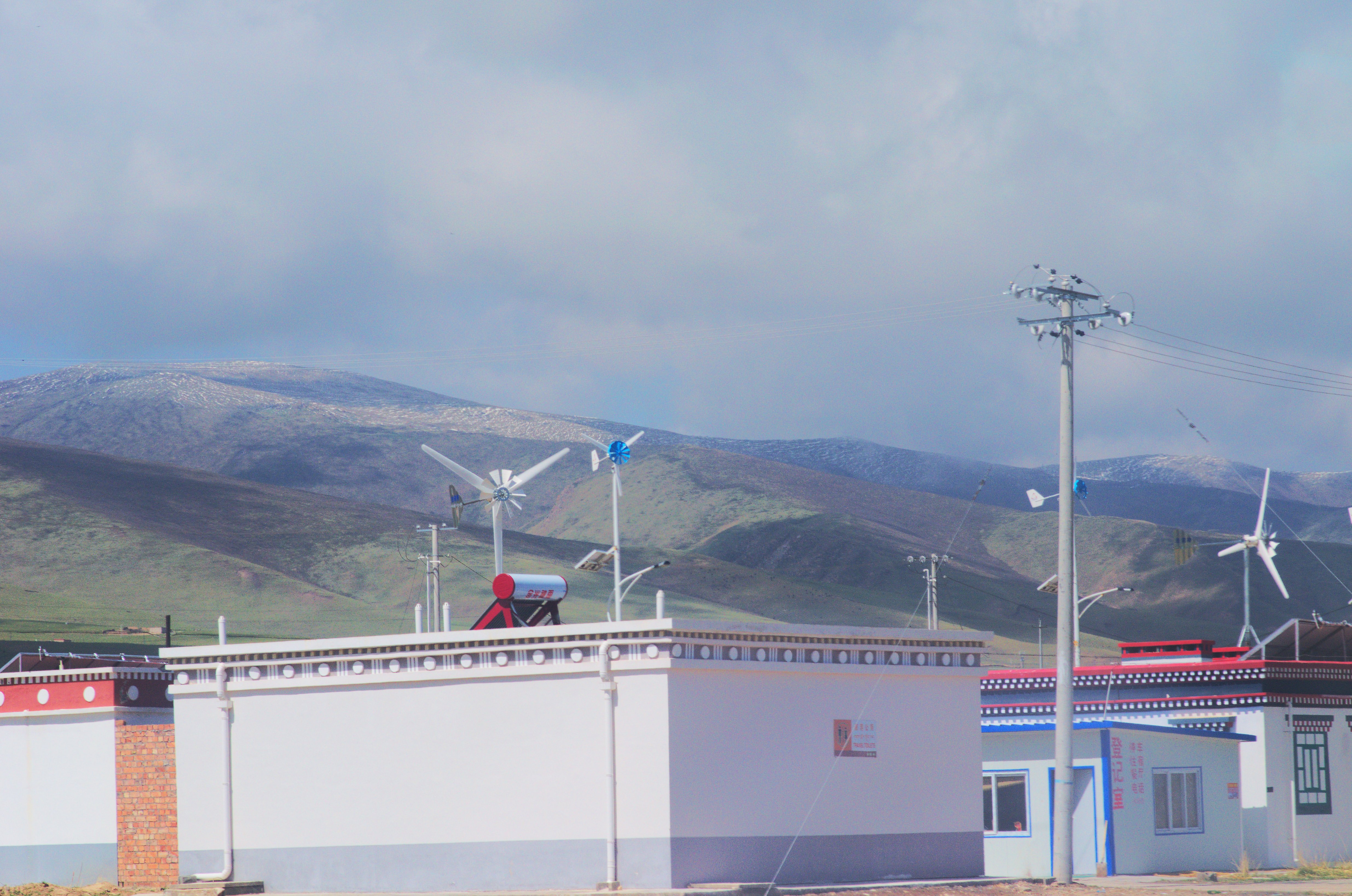 Interes crescut al companiilor germane pentru energiile solară și eoliană din România
