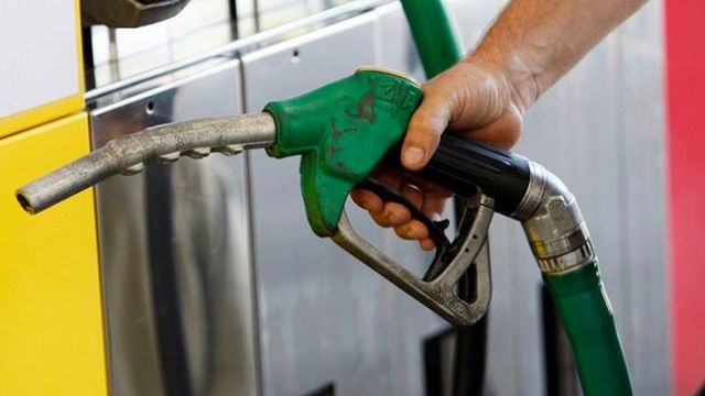 Ministerul Finanțelor menține reducerea de 25% a accizei la motorină pentru a doua jumătate a lunii septembrie