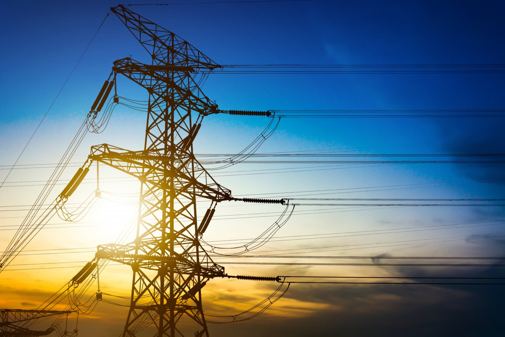Importurile de energie electrică în România au depășit producția națională sâmbătă seara