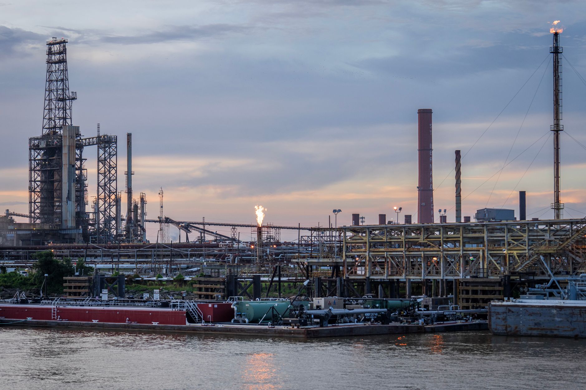 OPEC+ menține nivelurile de producție de petrol neschimbate pentru luna noiembrie
