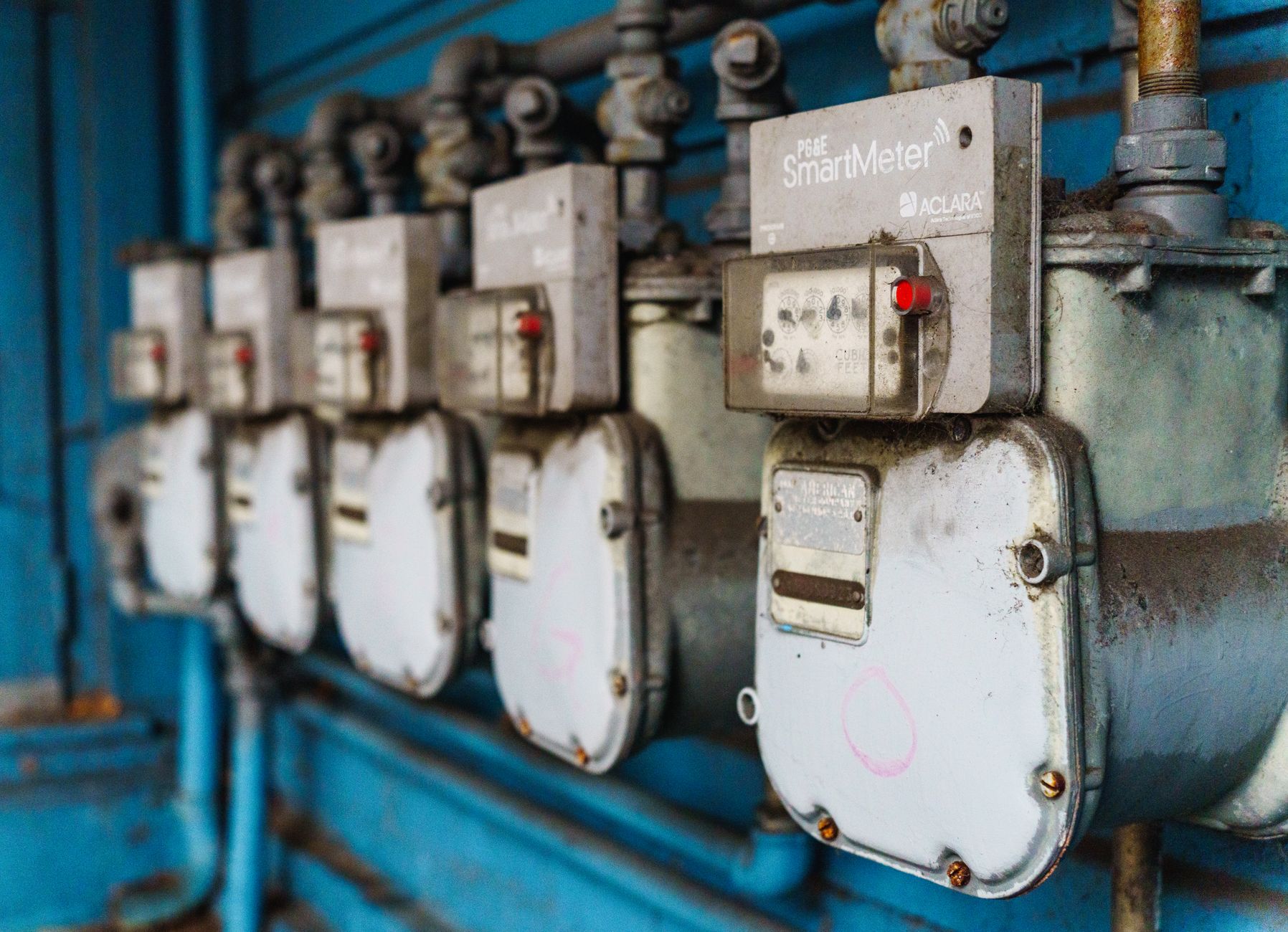 Estimări AEI: Facturile la energia electrică pentru gospodării ar putea crește cu 22%