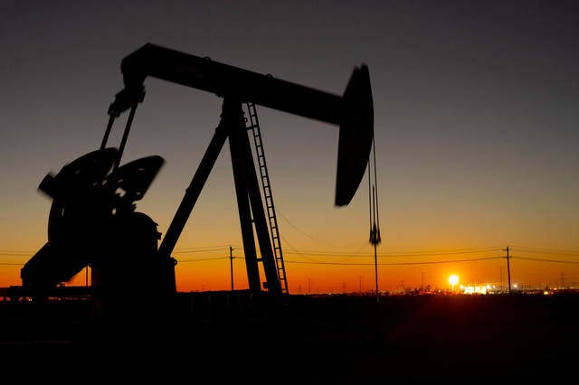 Prețul petrolului depășește 106 dolari pe baril pe fondul incertitudinii privind conducta strategică a Arabiei Saudite