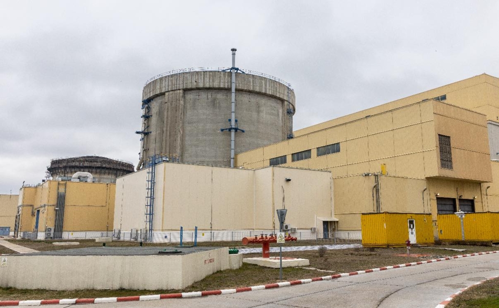 Centrala nucleară de la Cernavodă nu va fi repornită imediat din cauza debitului scăzut al Dunării