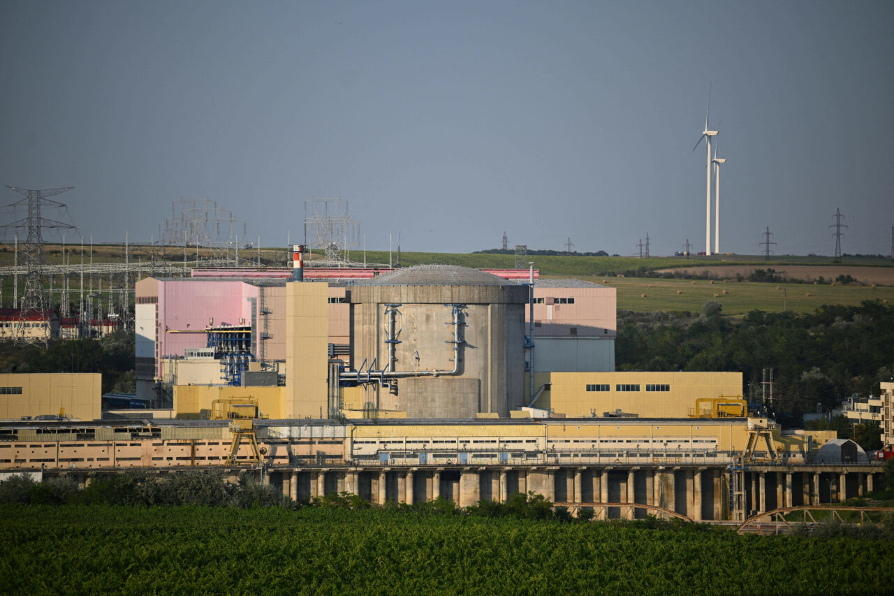 Momentul repornirii Centralei Nucleare de la Cernavodă depinde de debitul Dunării, avertizează Ministerul Energiei