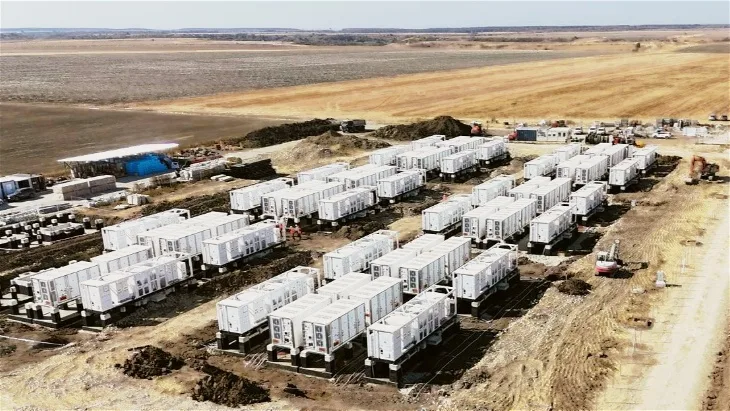 Sistemul de stocare de la Scornicești: R.Power a finalizat montarea bateriilor pentru proiectul de 254 MWh